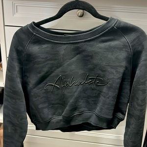 Alphalete cropped black camo crop top sweatshirt